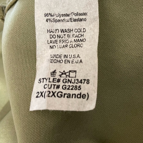 Women’s Green Raffle V Neck Sleeveless Jumpsuit
New - Picture 6 of 6